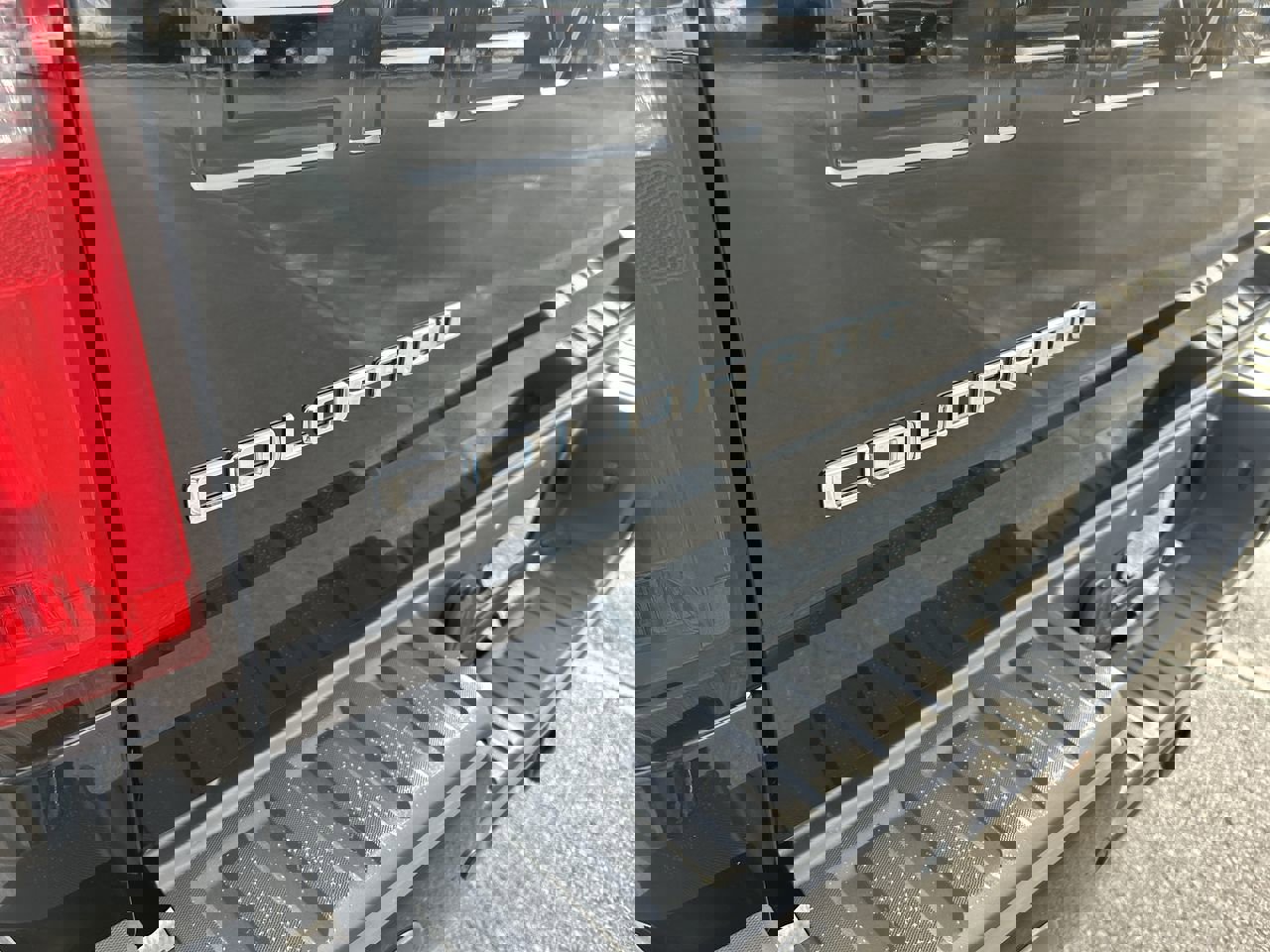 Used 2022 Chevrolet Colorado LT w/ Safety Package image 11