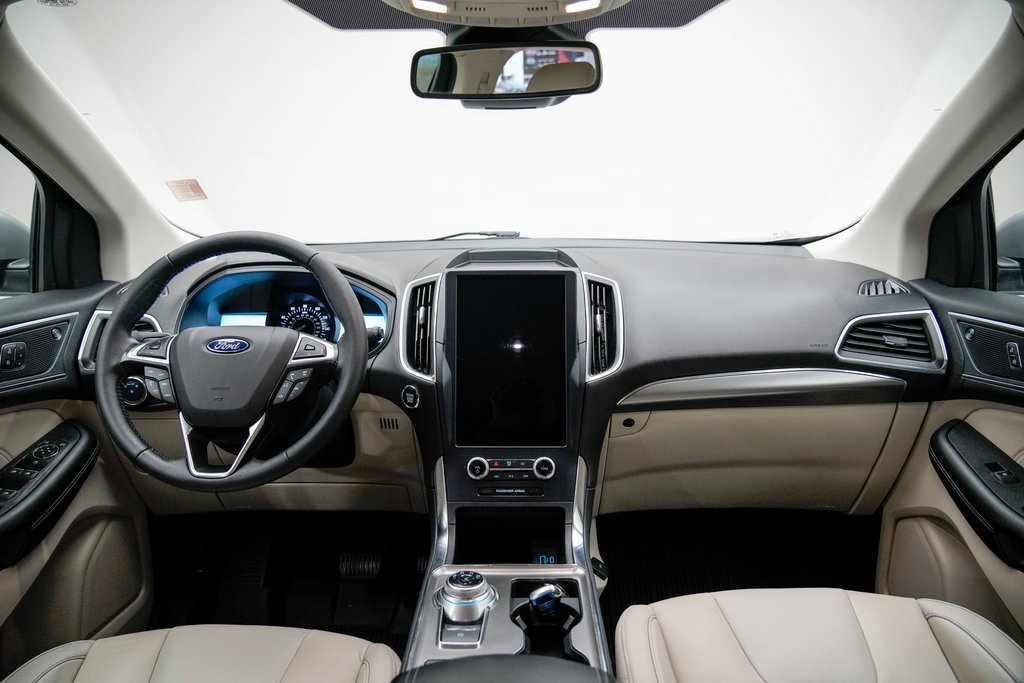 Used 2022 Ford Edge Titanium image 26