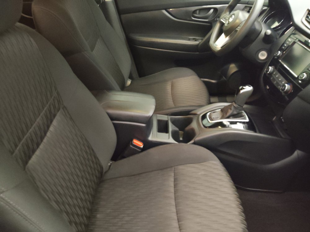 Used 2020 Nissan Rogue S FWD image 21