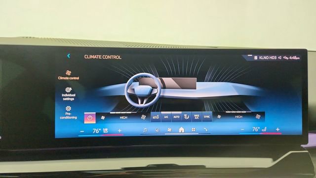 Used 2026 BMW 550e xDrive image 52