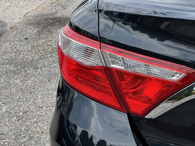 Used 2015 Toyota Camry XLE FWD image 29