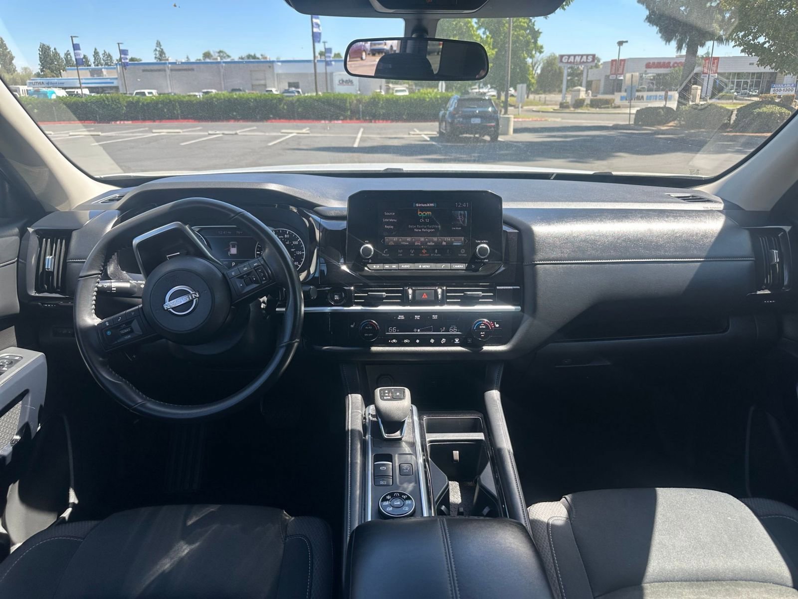 Used 2025 Nissan Pathfinder SV AWD/4WD image 36