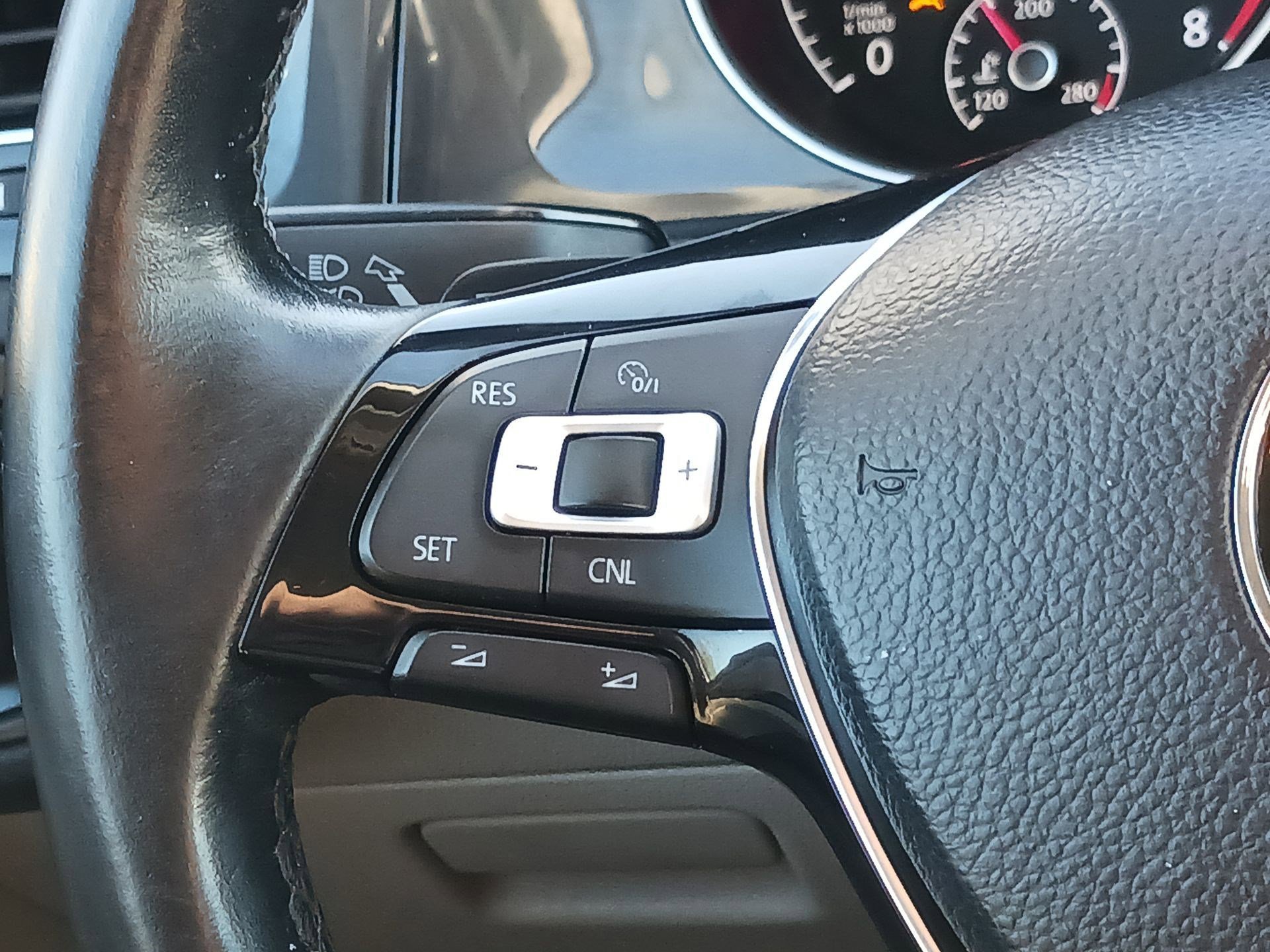 Used 2018 Volkswagen Golf S image 15