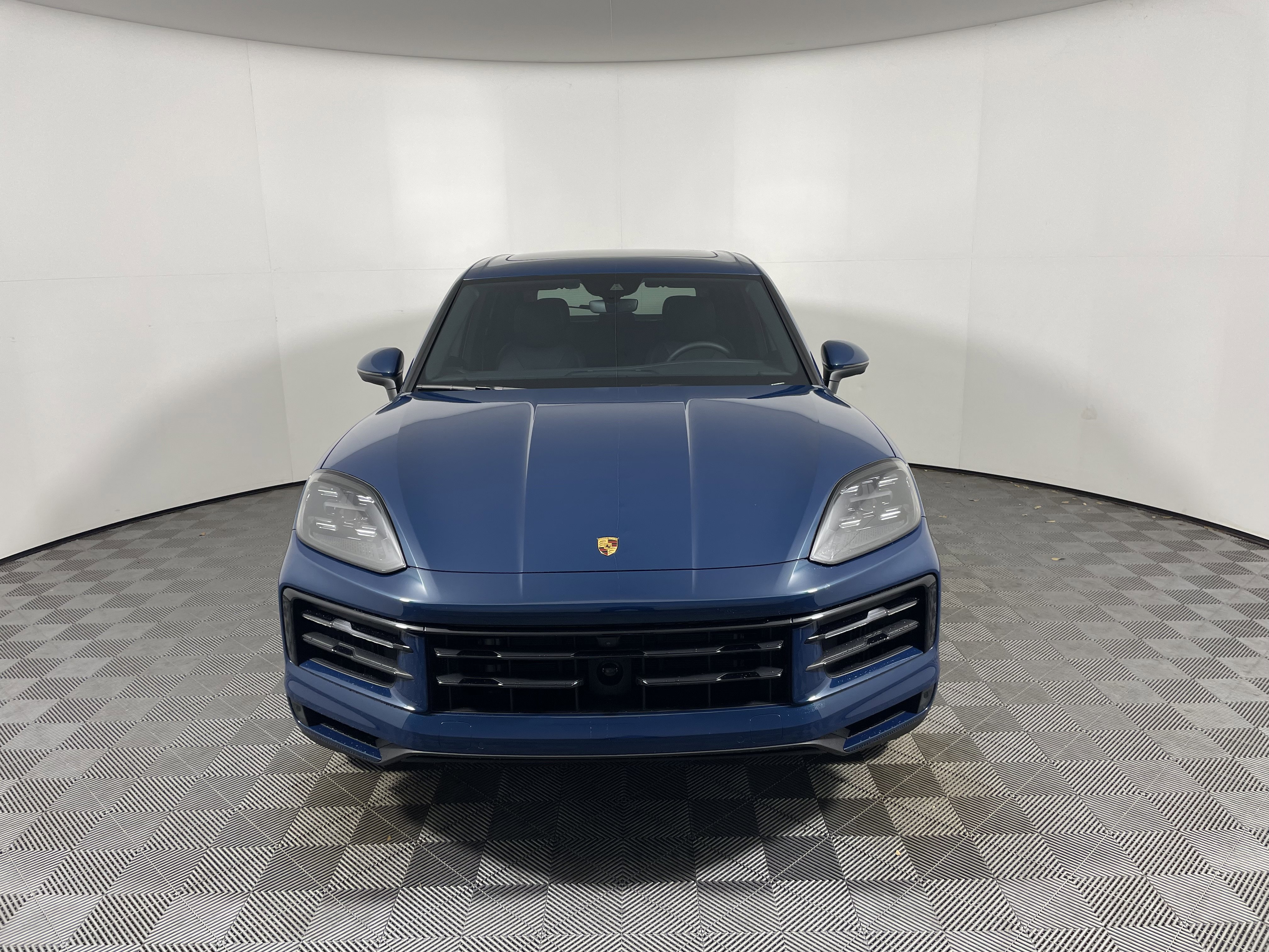 Used 2024 Porsche Cayenne image 10