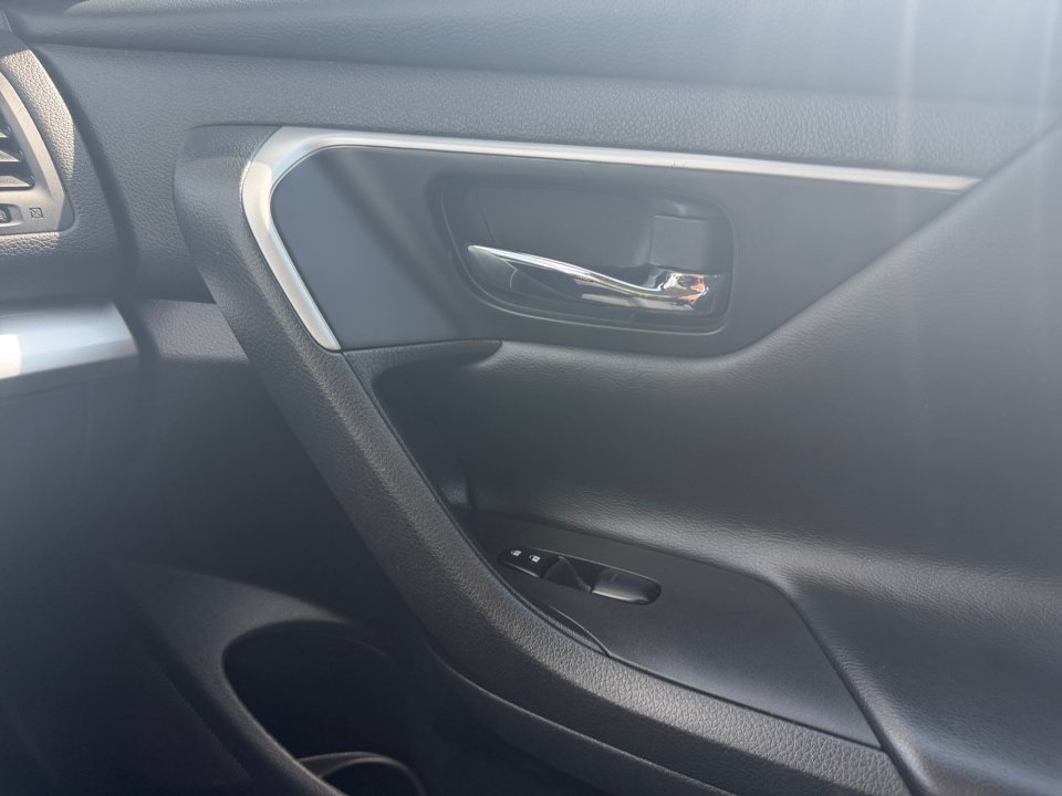 Used 2017 Nissan Altima 2.5 SV FWD image 31