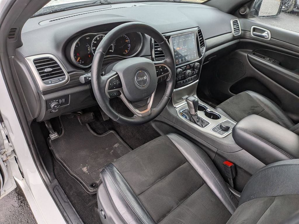 Used 2022 Jeep Grand Cherokee Laredo X image 14