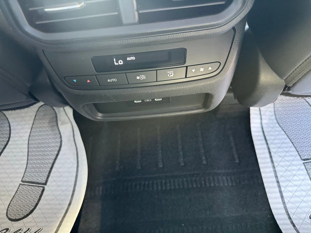 Used 2025 Honda Pilot EX-L image 14