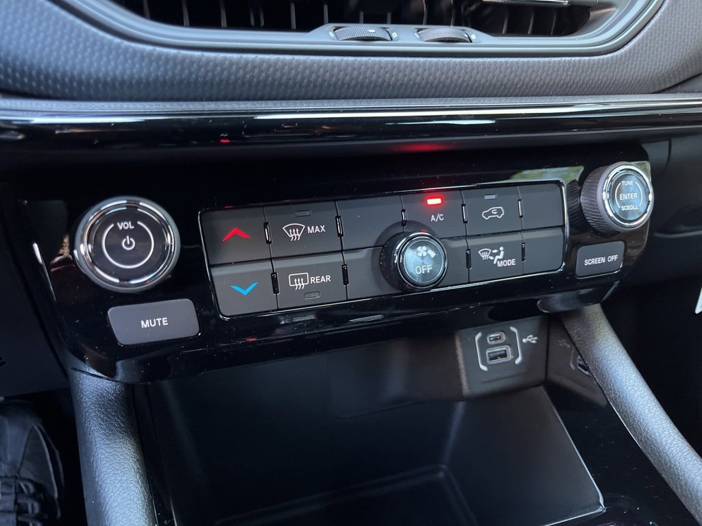 New 2026 Jeep Compass Latitude image 30