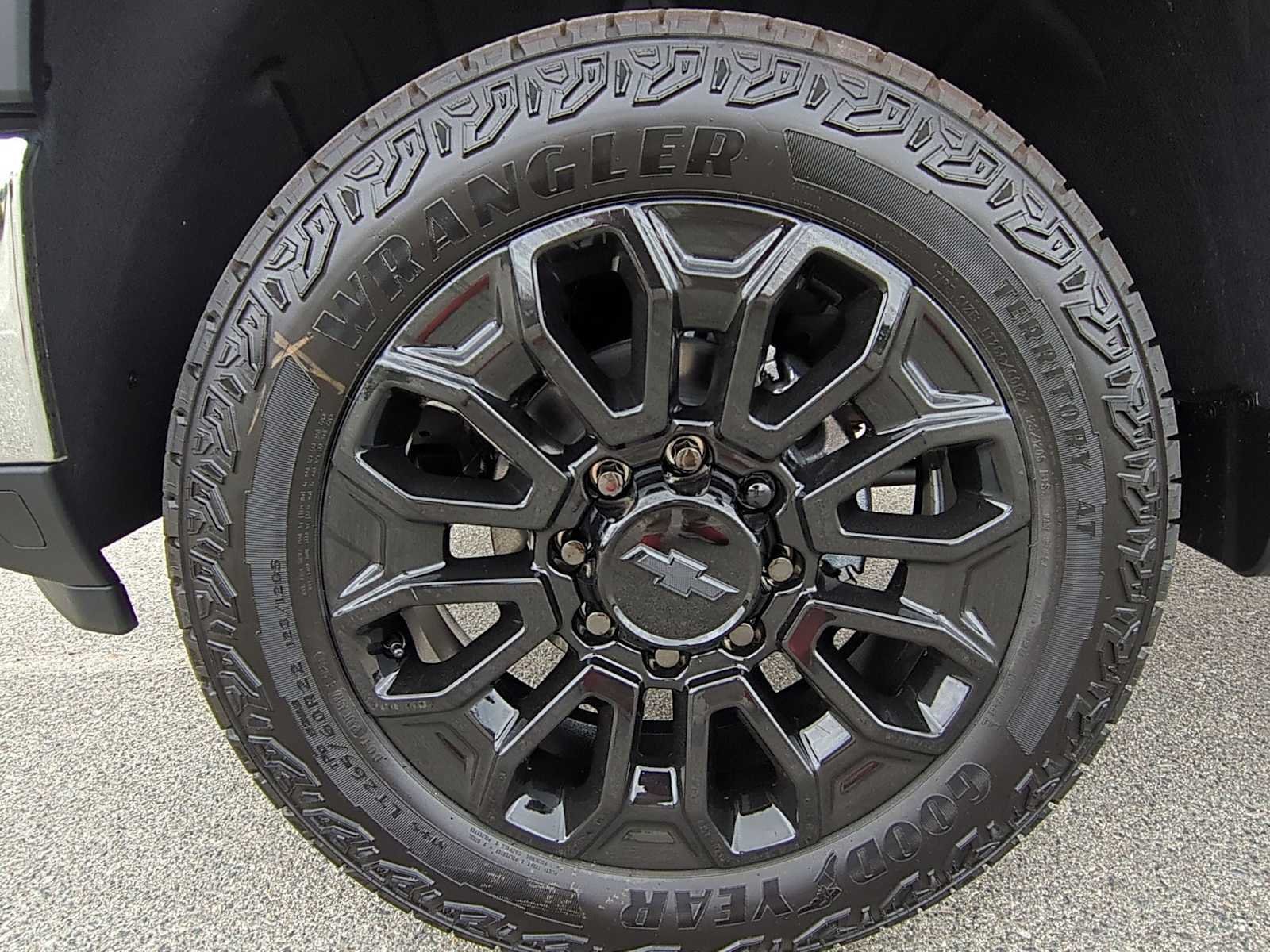 New 2026 Chevrolet Silverado 2500 LTZ w/ LTZ Convenience Package AWD/4WD image 29