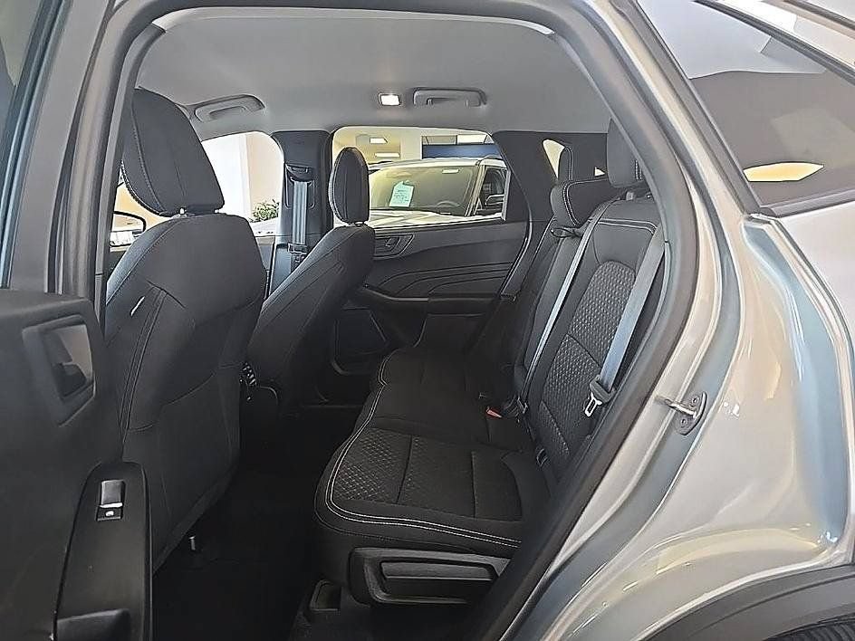Used 2023 Ford Escape Active AWD/4WD image 27
