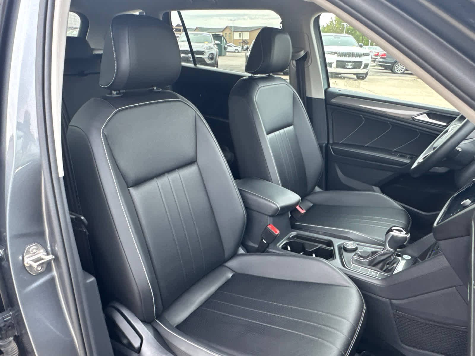 Certified 2024 Volkswagen Tiguan SE image 14