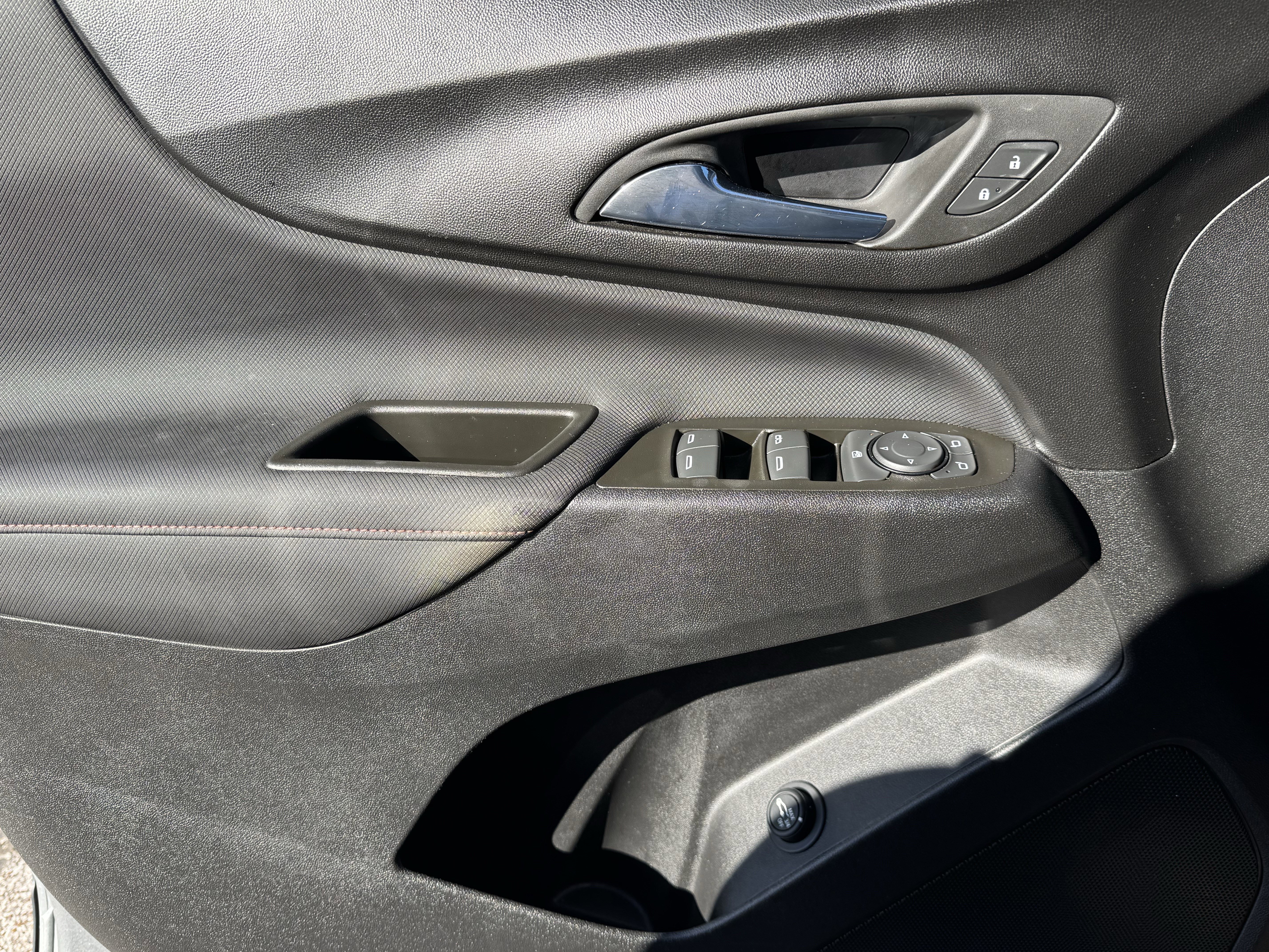 Used 2023 Chevrolet Equinox RS image 14