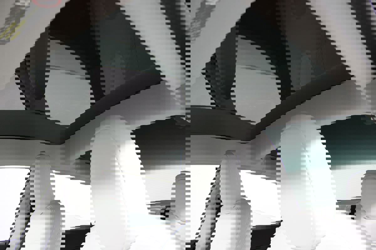 Used 2023 Tesla Model 3 Performance image 9