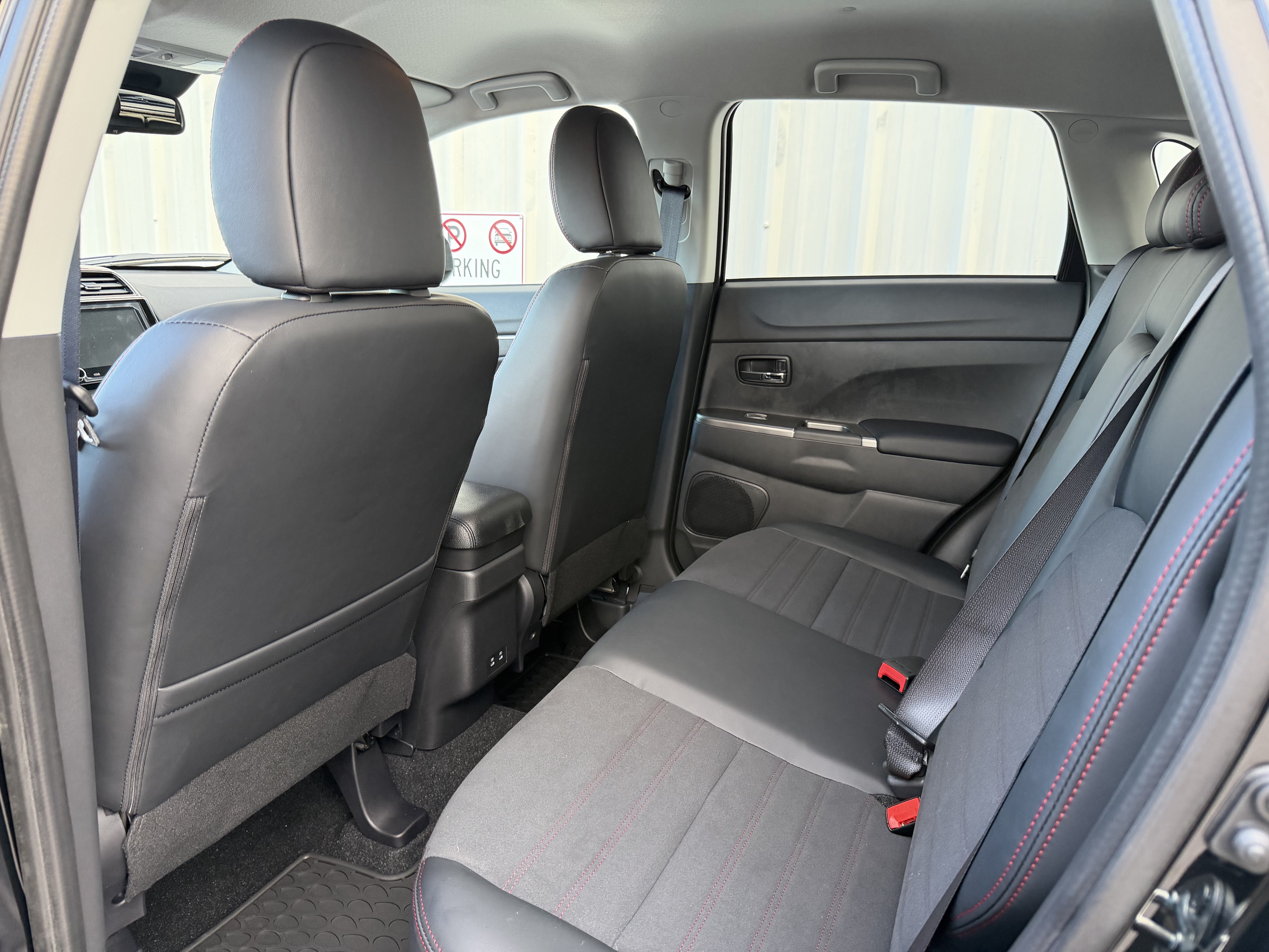 New 2027 Mitsubishi Outlander Sport SE FWD image 16
