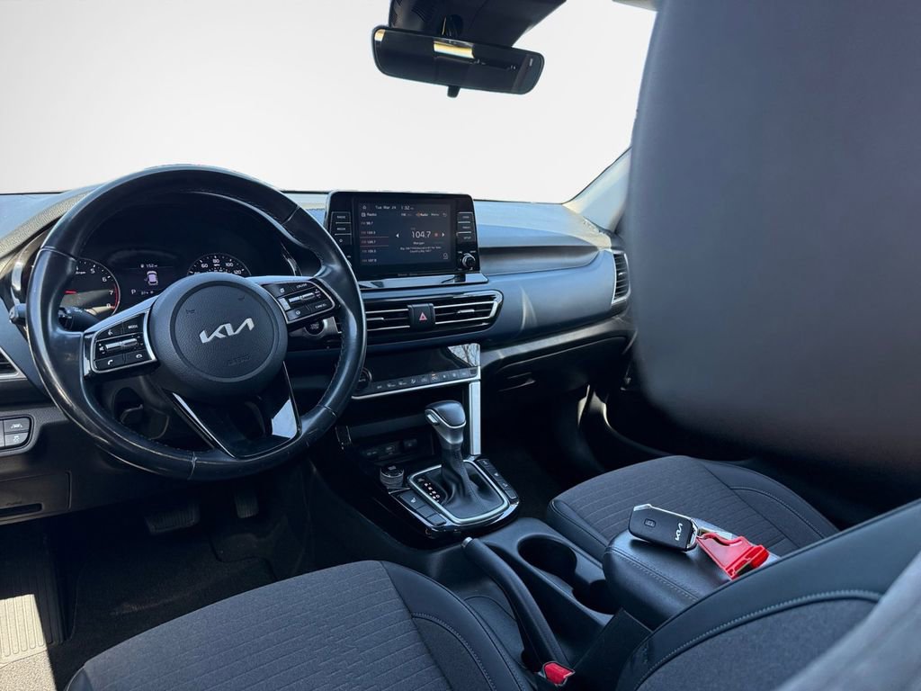 Certified 2023 Kia Seltos S image 22