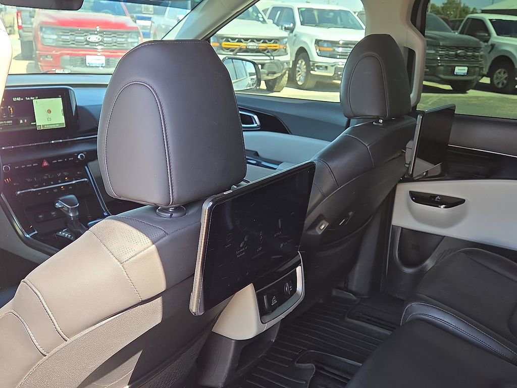 Used 2022 Kia Carnival SX image 18