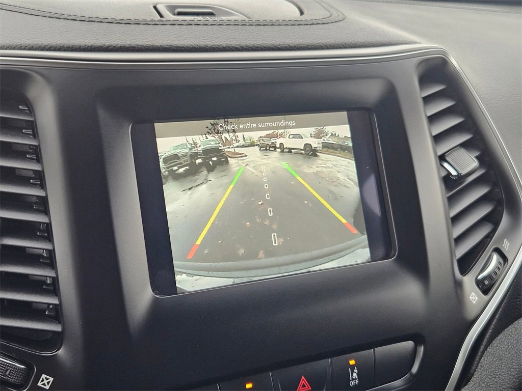 Certified 2021 Jeep Cherokee Latitude Lux w/ Trailer Tow Group image 21