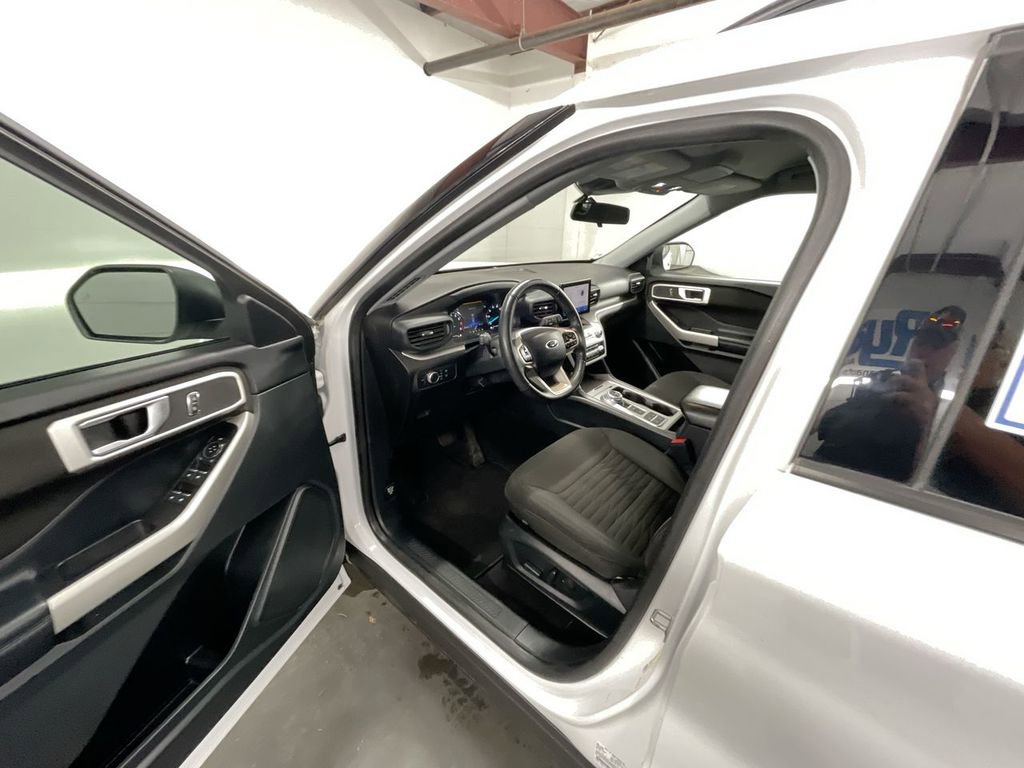 Used 2020 Ford Explorer XLT image 10