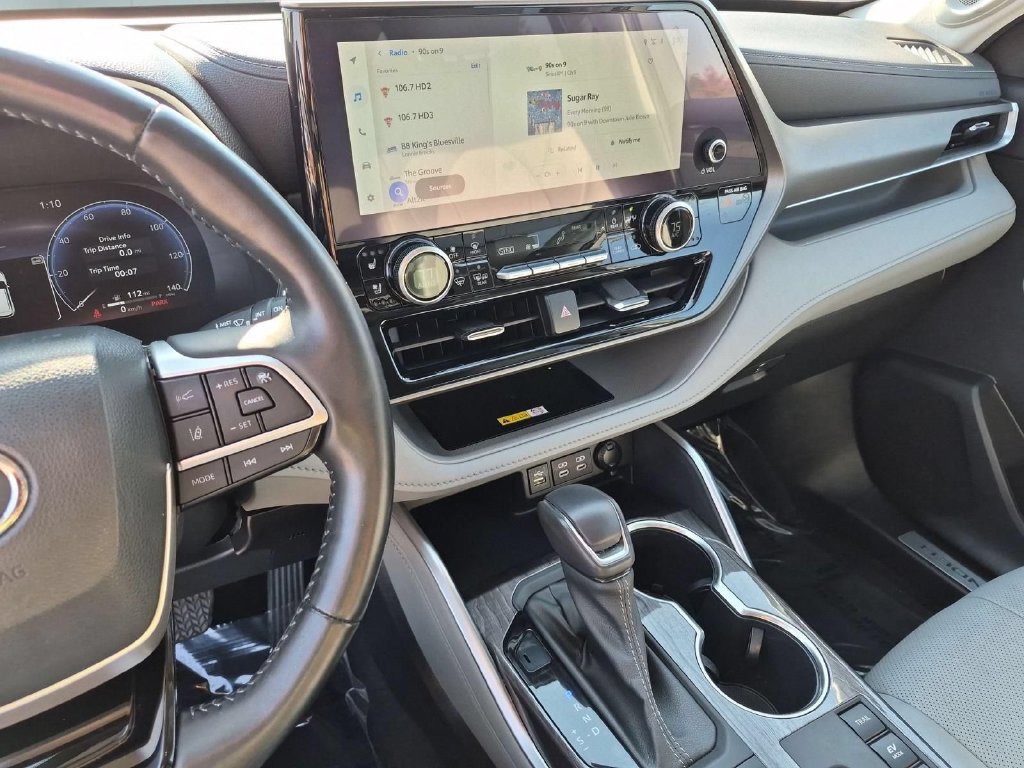 Used 2023 Toyota Highlander Limited AWD/4WD image 23