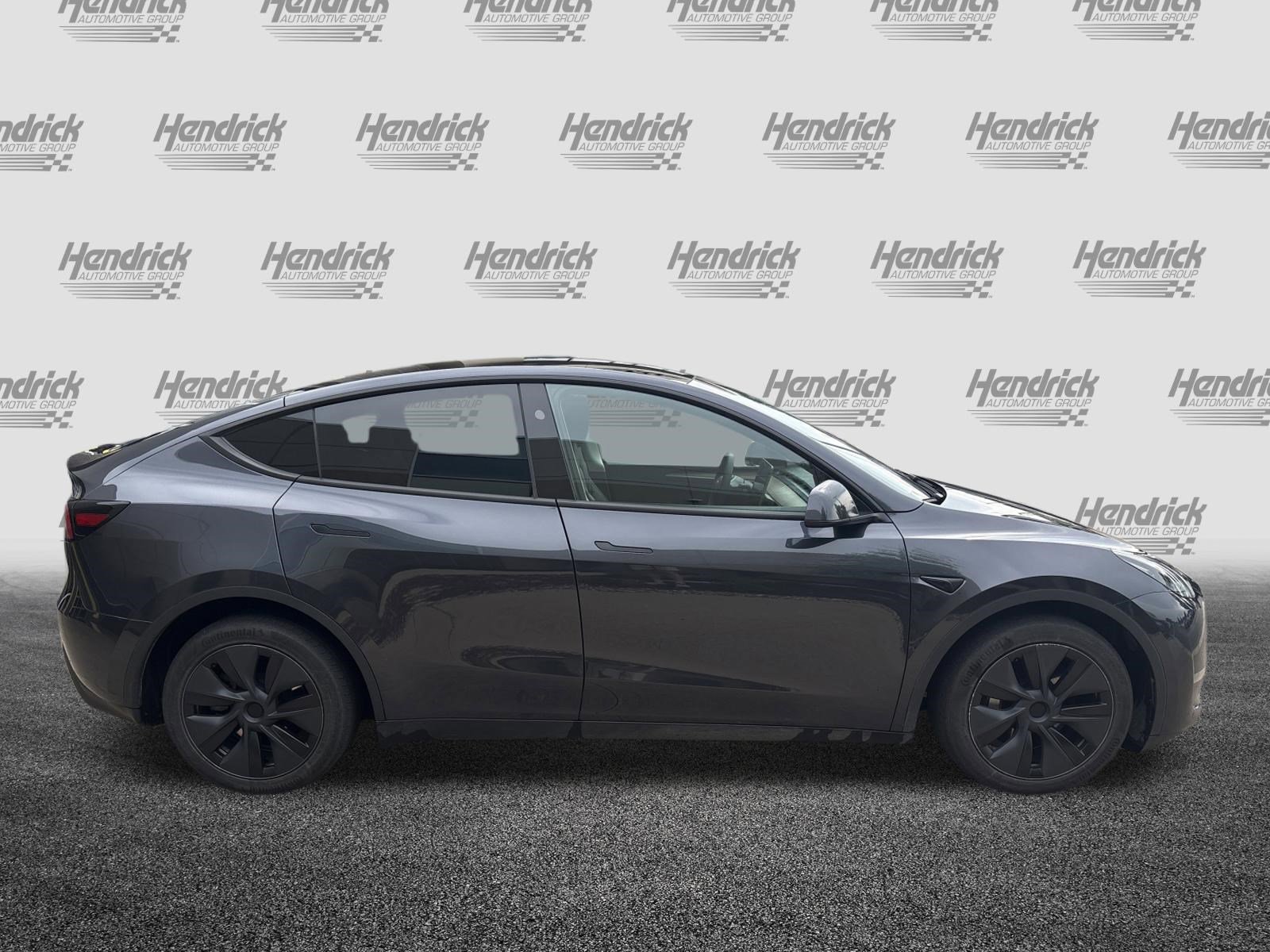Used 2024 Tesla Model Y Long Range AWD/4WD image 11