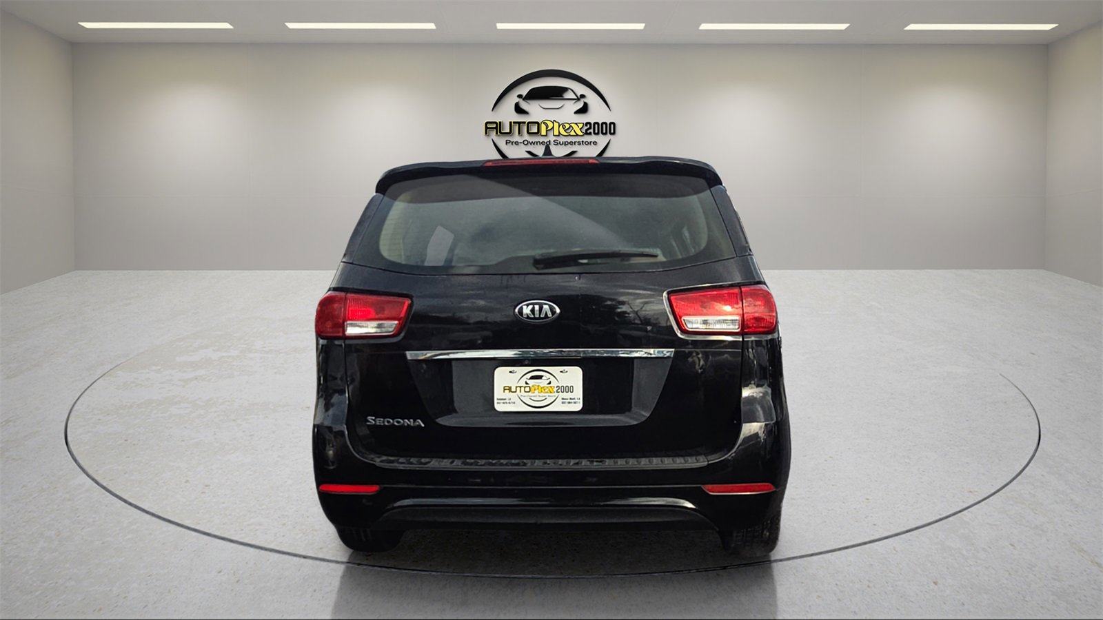 Used 2018 Kia Sedona L image 6