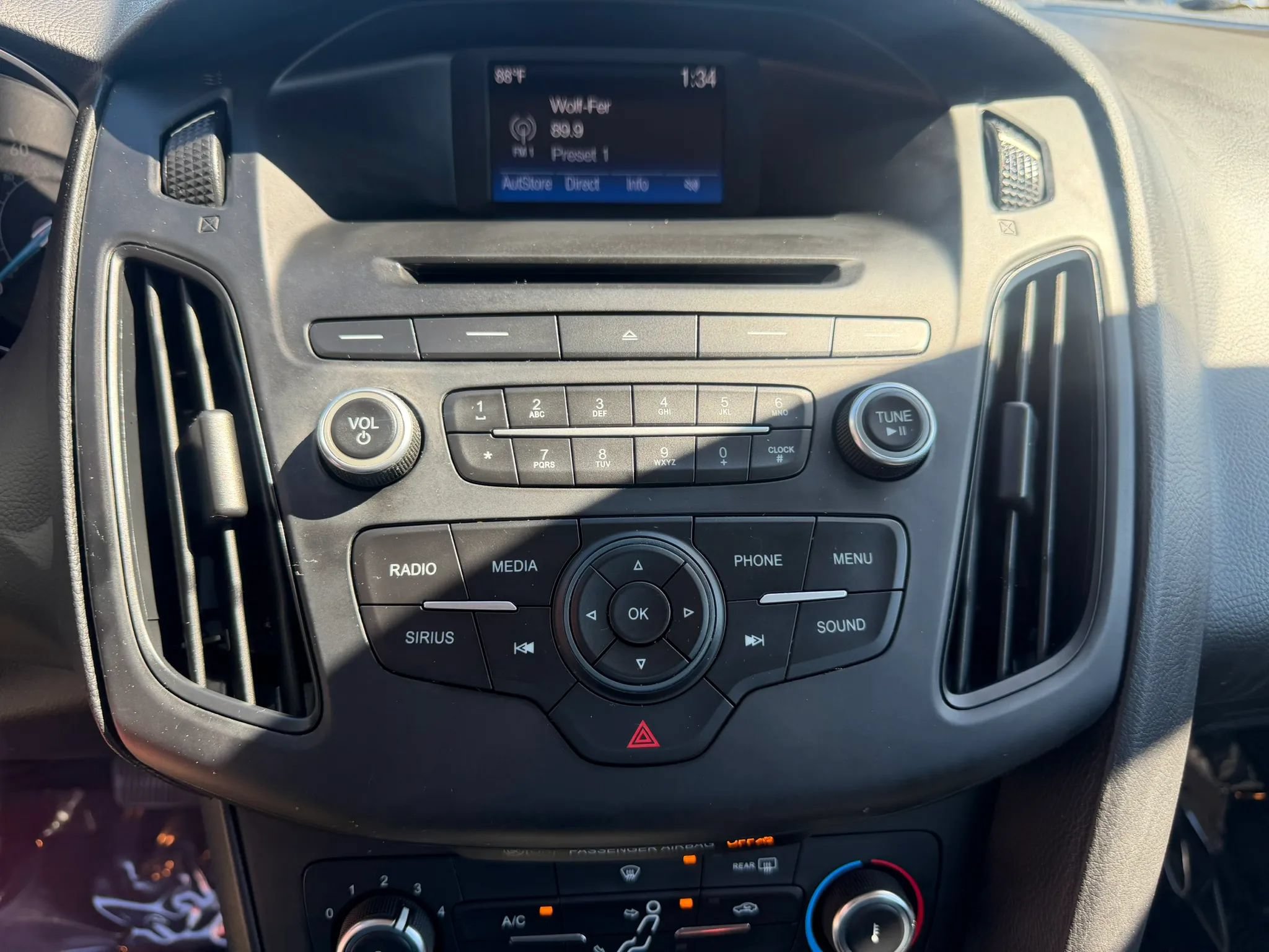 Used 2017 Ford Focus SE FWD image 22