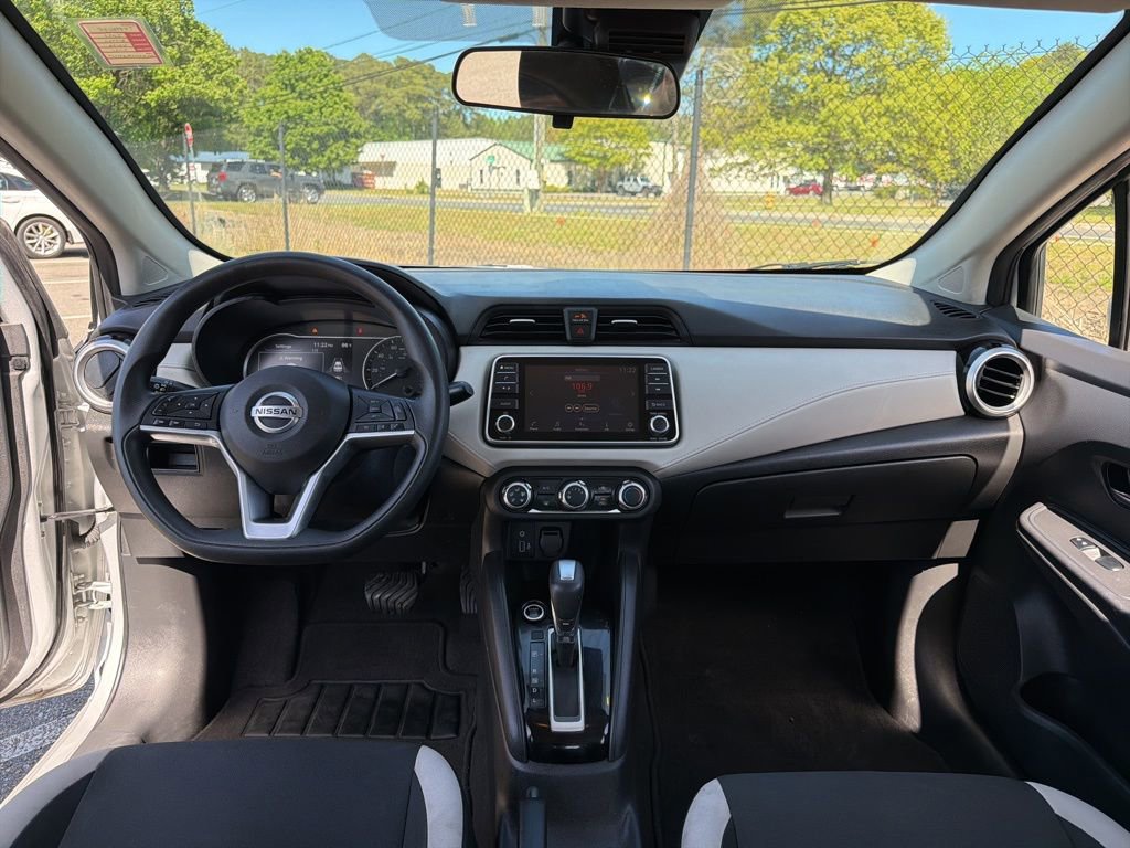 Used 2021 Nissan Versa SV FWD image 8