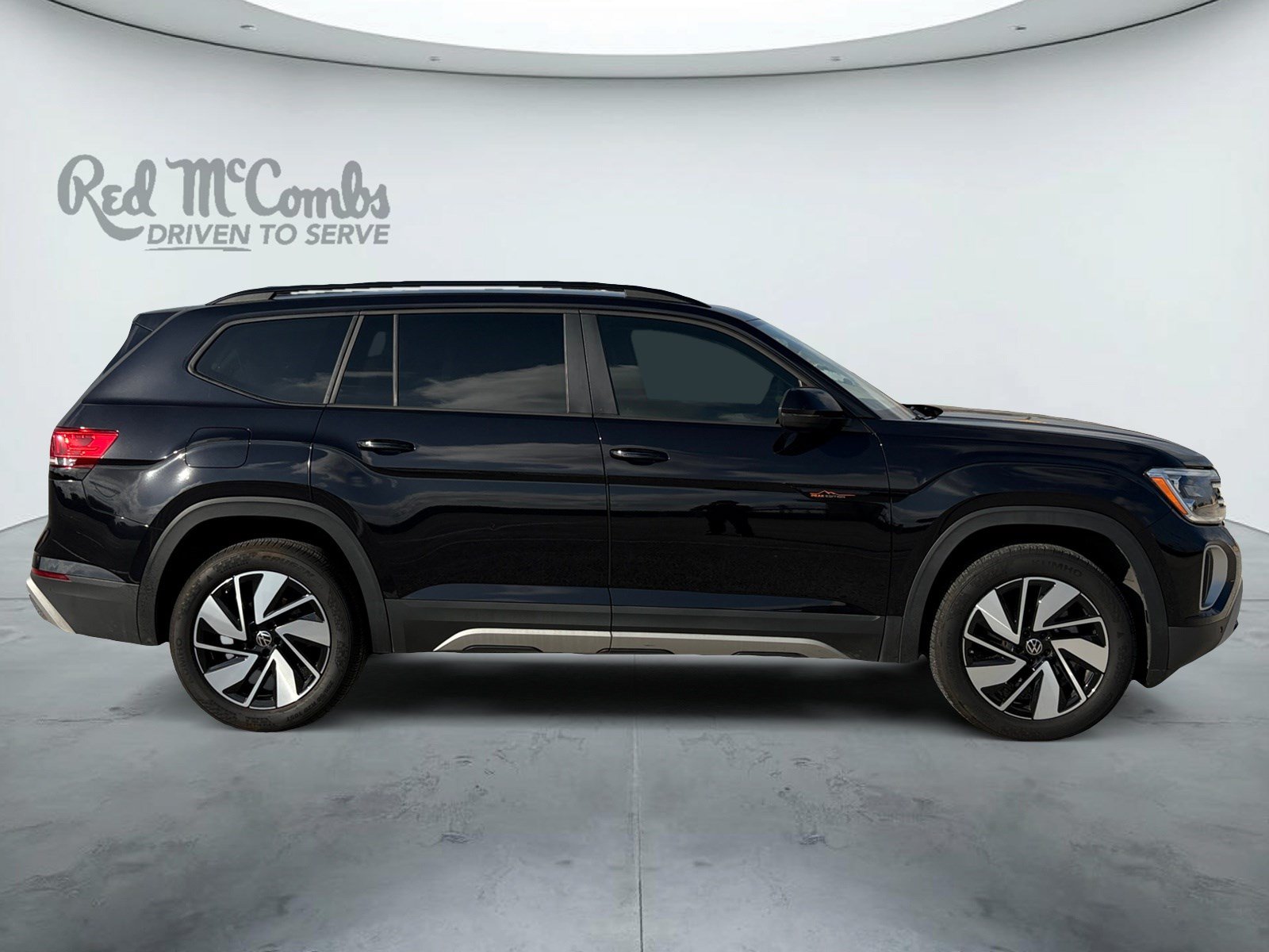 Used 2024 Volkswagen Atlas Peak Edition SEL AWD/4WD image 4