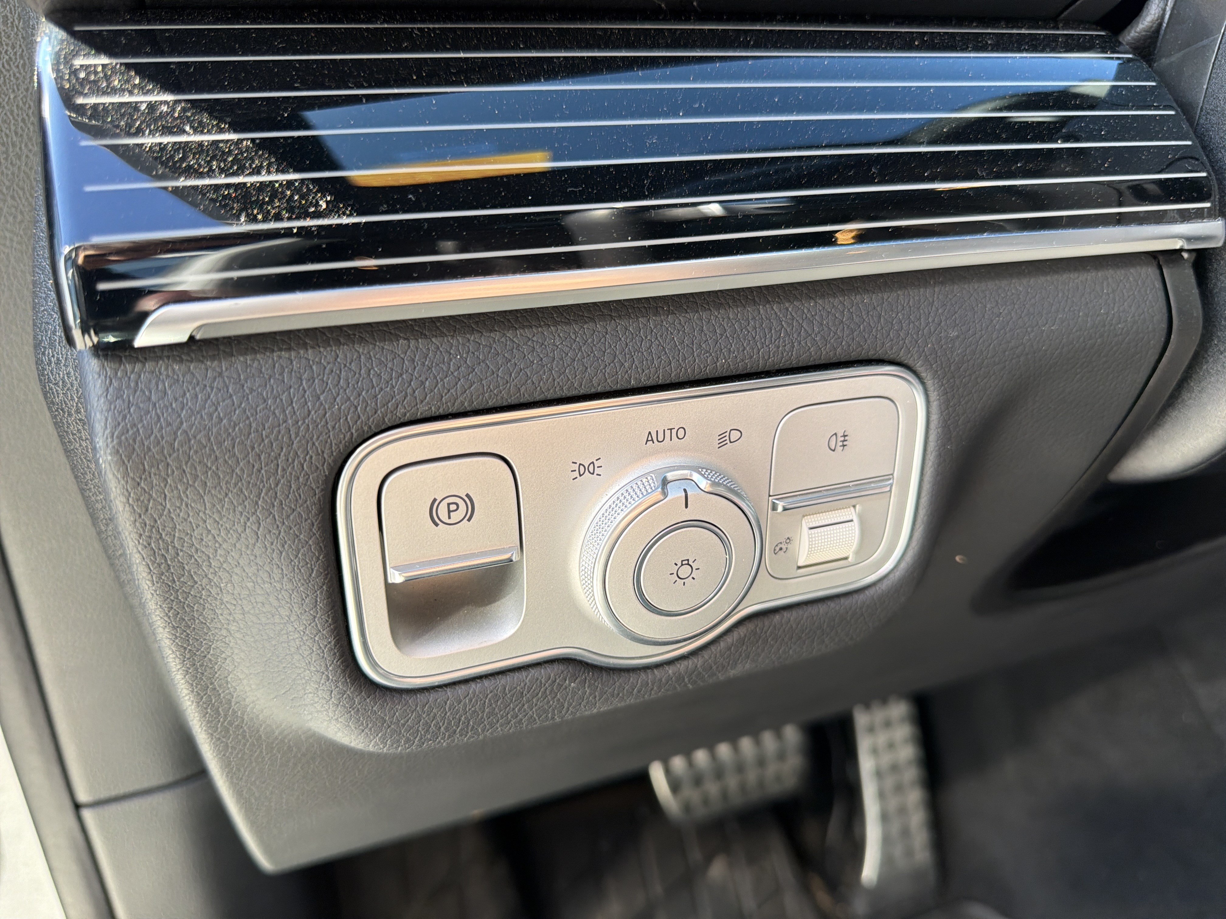 Certified 2025 Mercedes-Benz GLS 450 4MATIC image 17