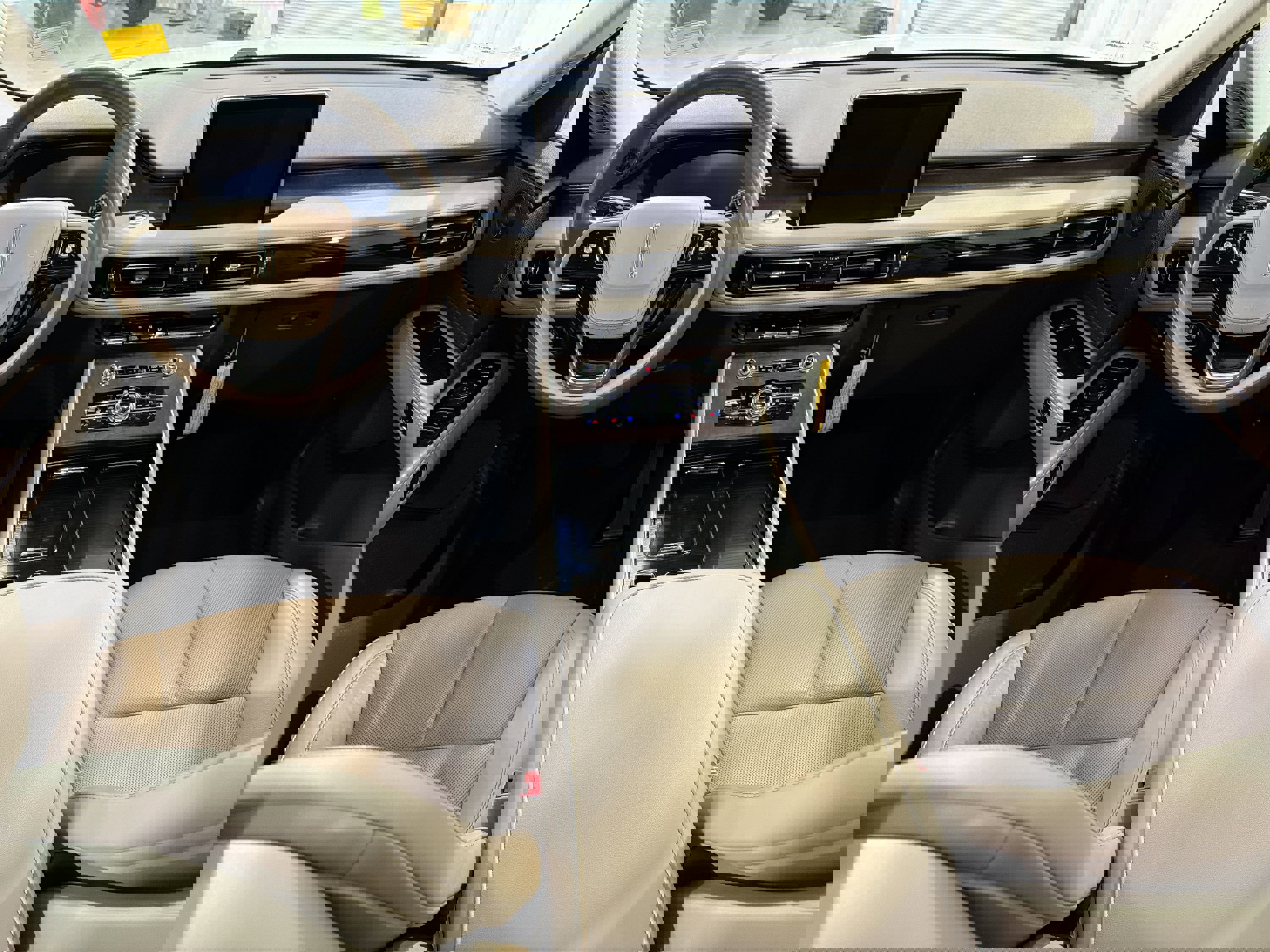 Used 2022 Lincoln Aviator Reserve w/ Equipment Group 201A image 23