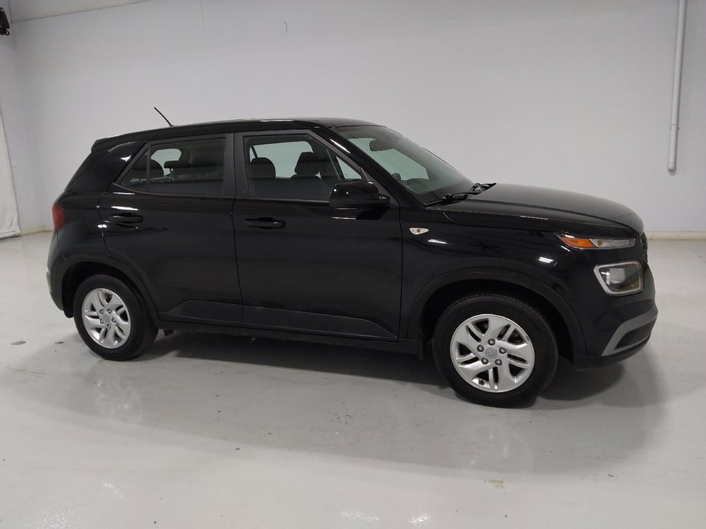 Used 2023 Hyundai Venue SE FWD image 11