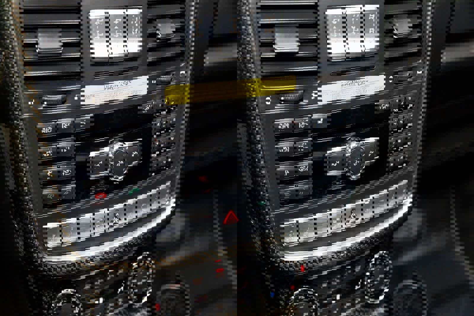 Used 2014 Mercedes-Benz G 63 AMG 4MATIC image 36