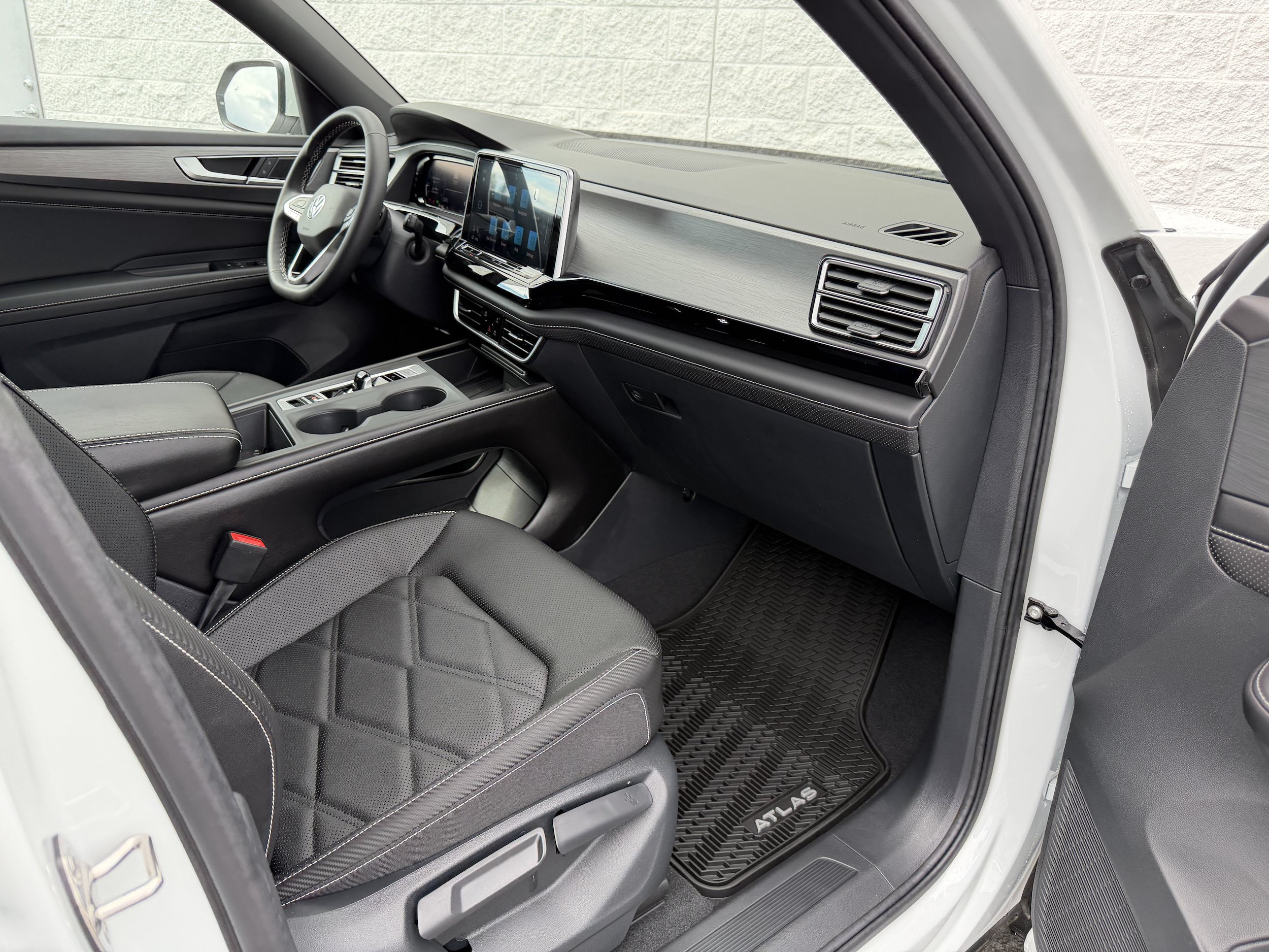 New 2026 Volkswagen Atlas Cross Sport SE AWD/4WD image 34