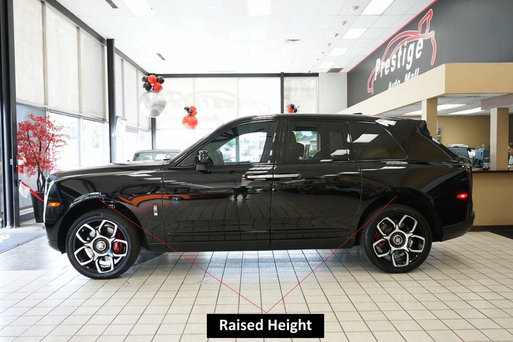 Used 2022 Rolls-Royce Cullinan Black Badge w/ Dark Exterior Package AWD/4WD image 7