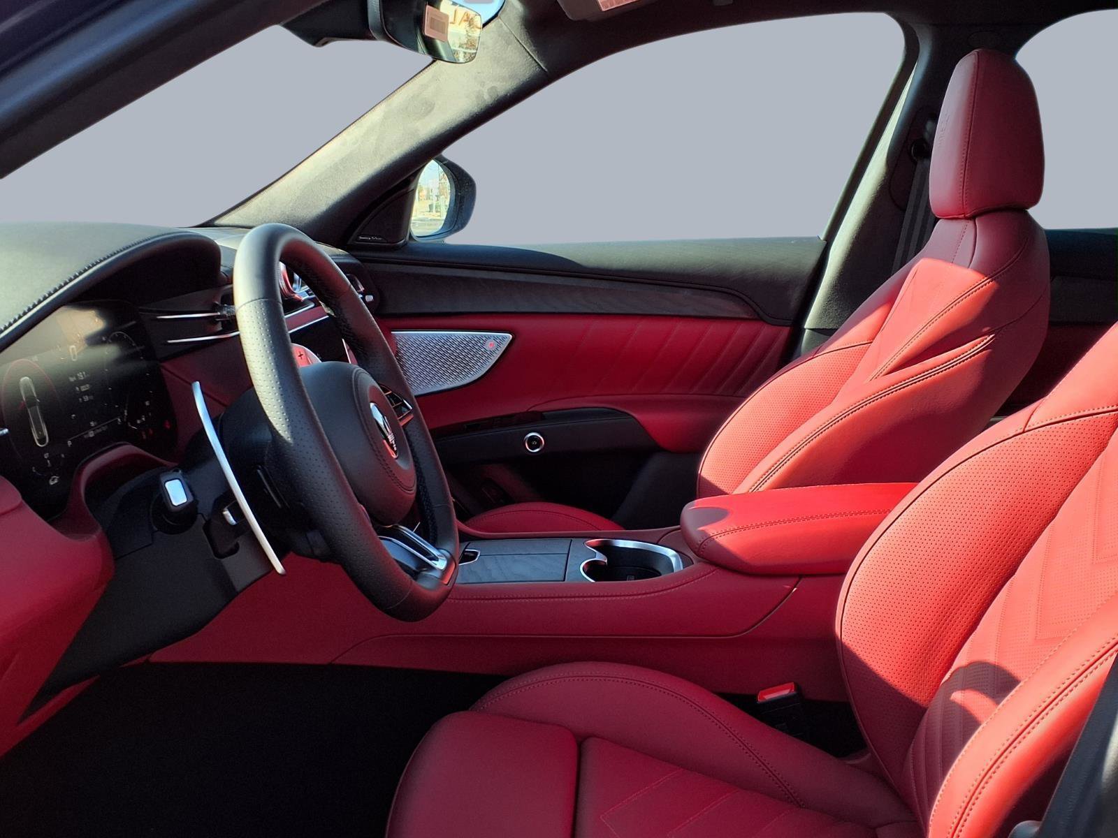 New 2026 Maserati Grecale Modena image 8