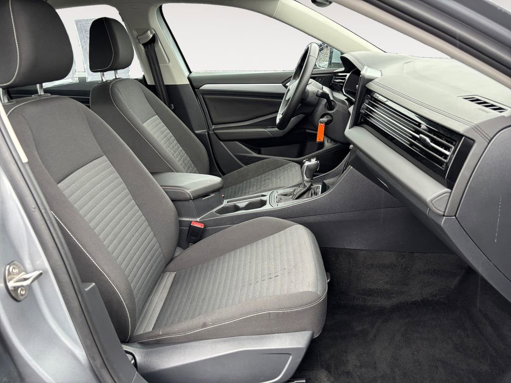 Used 2025 Volkswagen Jetta S image 10
