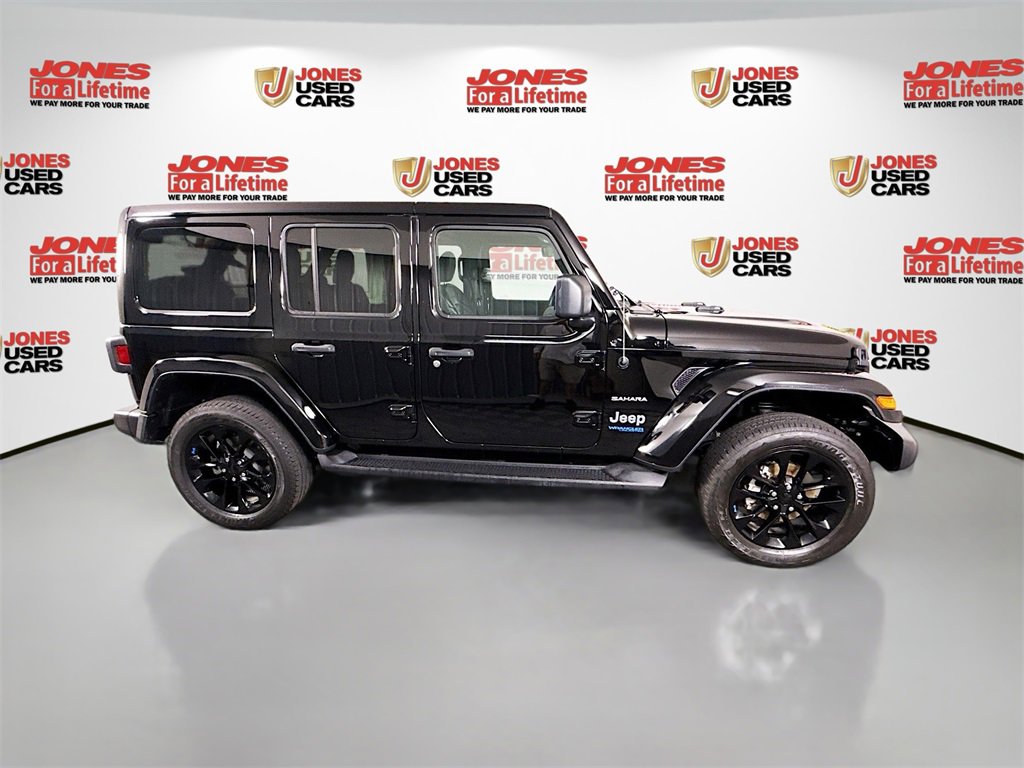 Used 2022 Jeep Wrangler Unlimited Sahara w/ Cold Weather Group image 19