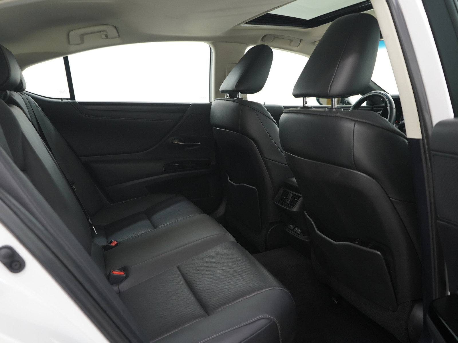 Used 2022 Lexus ES 250 w/ Premium Package AWD/4WD image 12