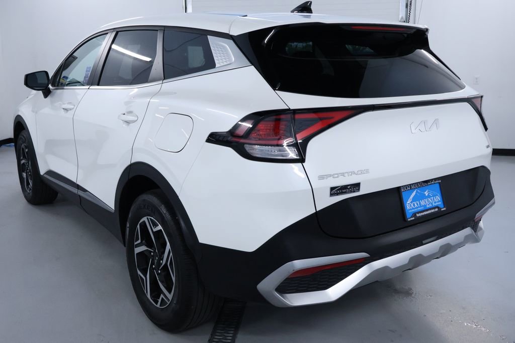 Used 2024 Kia Sportage LX image 5