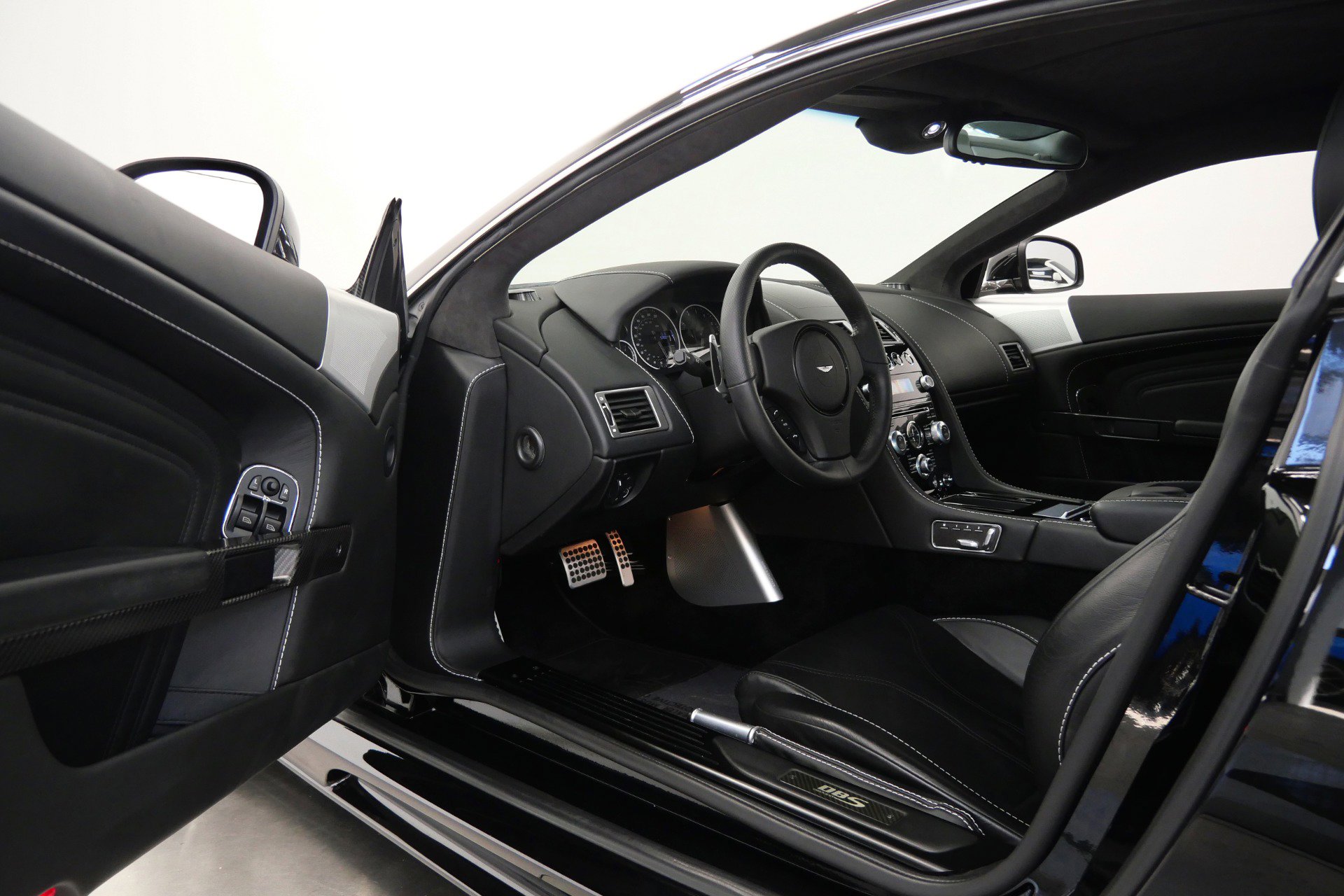 Used 2012 Aston Martin DBS Carbon Black RWD image 23