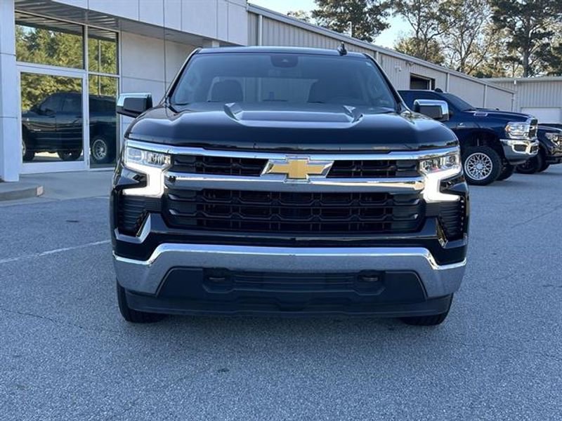 Used 2025 Chevrolet Silverado 1500 LT image 3