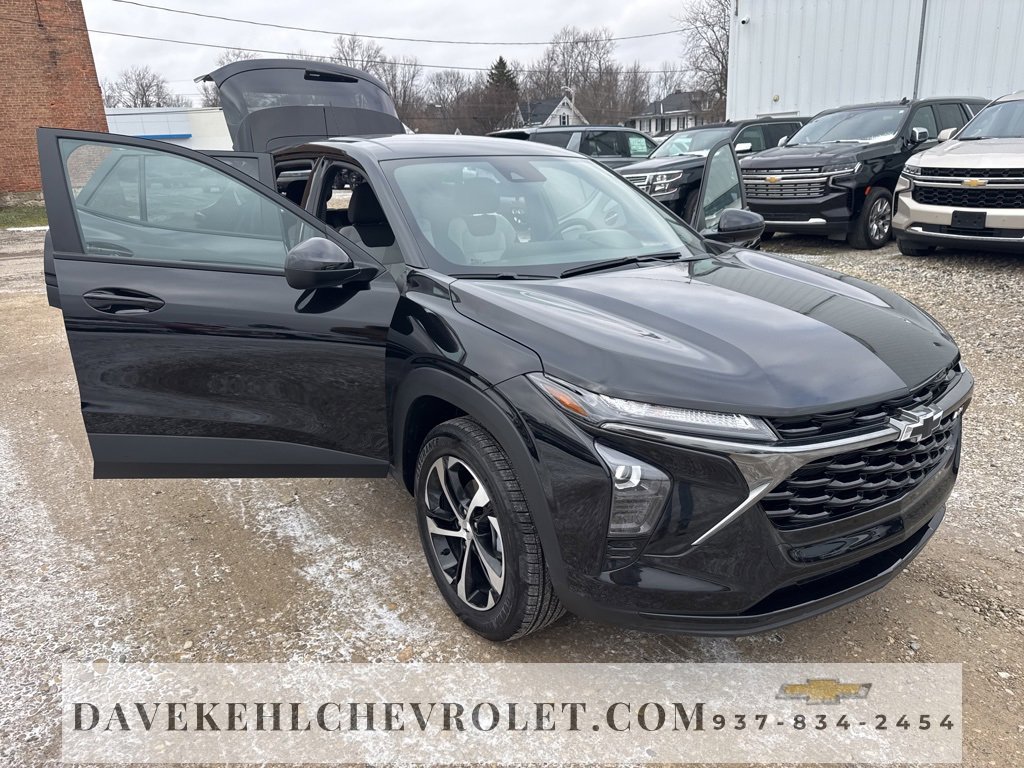 Used 2025 Chevrolet Trax RS w/ Driver Confidence Package image 16