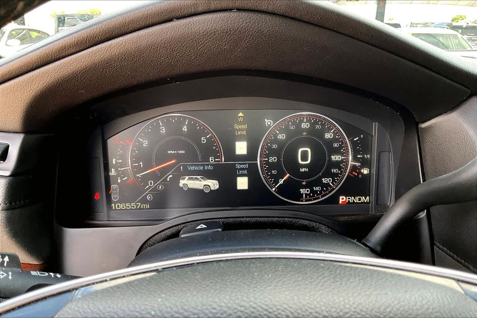 Used 2015 Cadillac Escalade Luxury AWD/4WD image 25