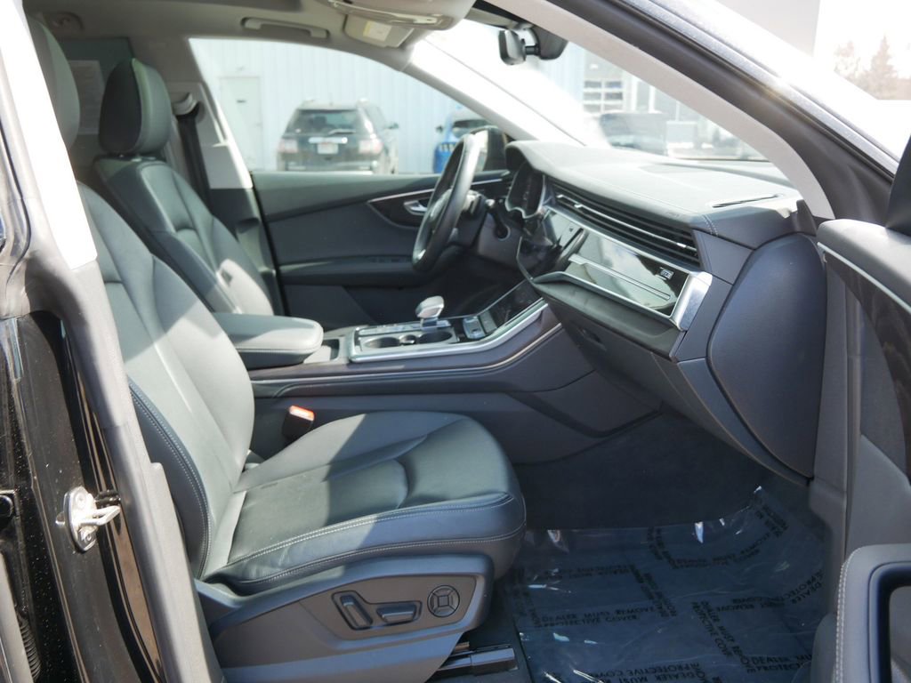 Used 2023 Audi Q8 Premium Plus w/ Premium Plus Package image 12