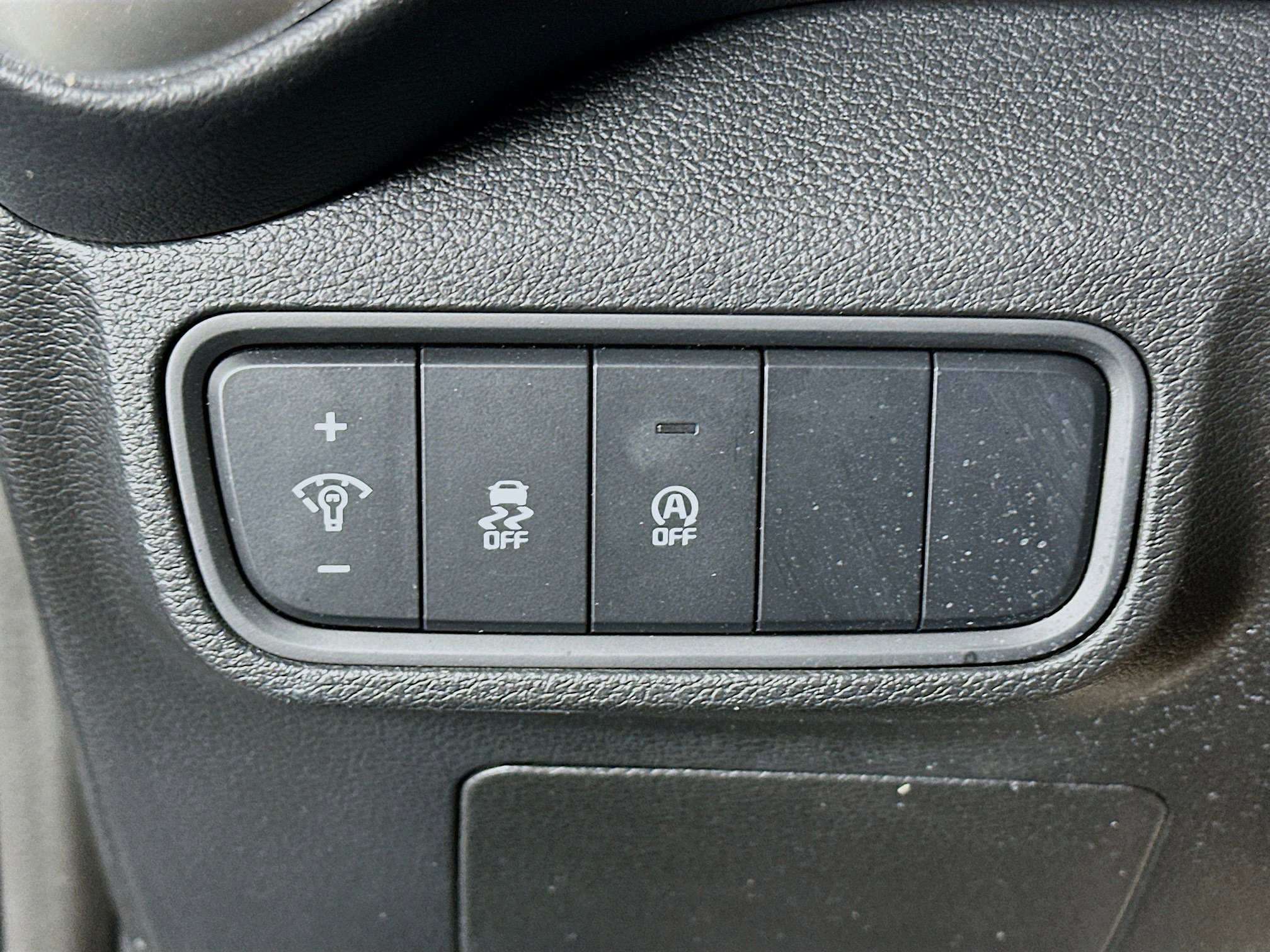 Used 2025 Kia Soul LX w/ LX Technology Package FWD image 17