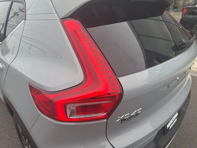 Certified 2025 Volvo XC40 B5 Core image 10