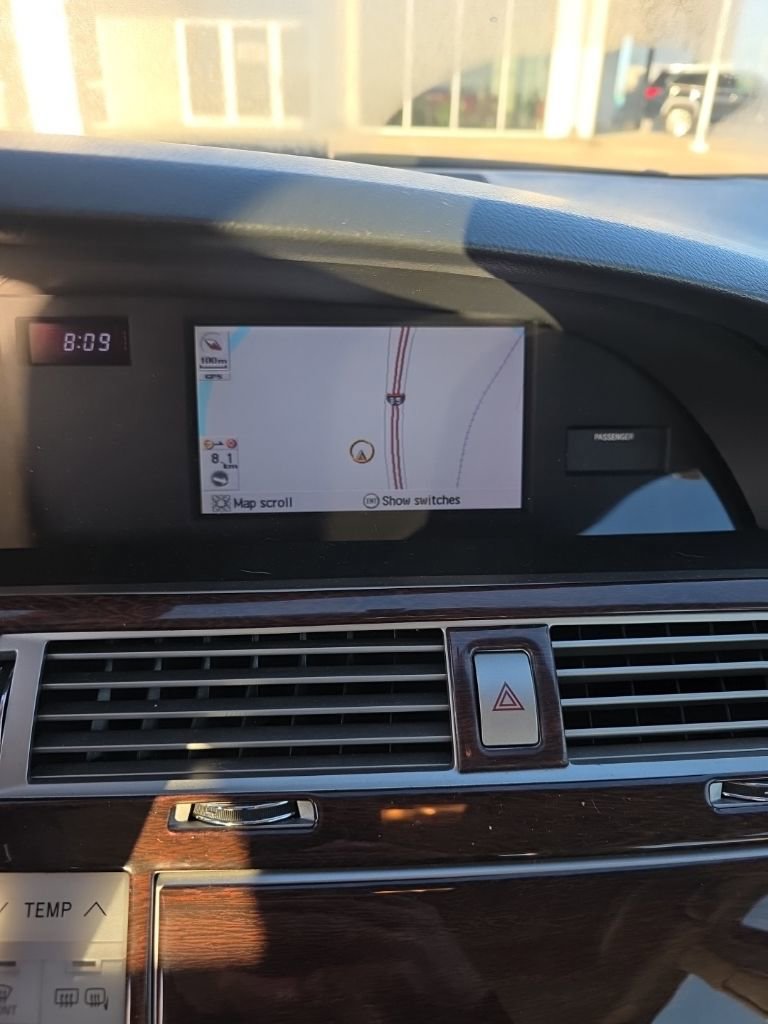 Used 2009 Toyota Avalon XLS image 6