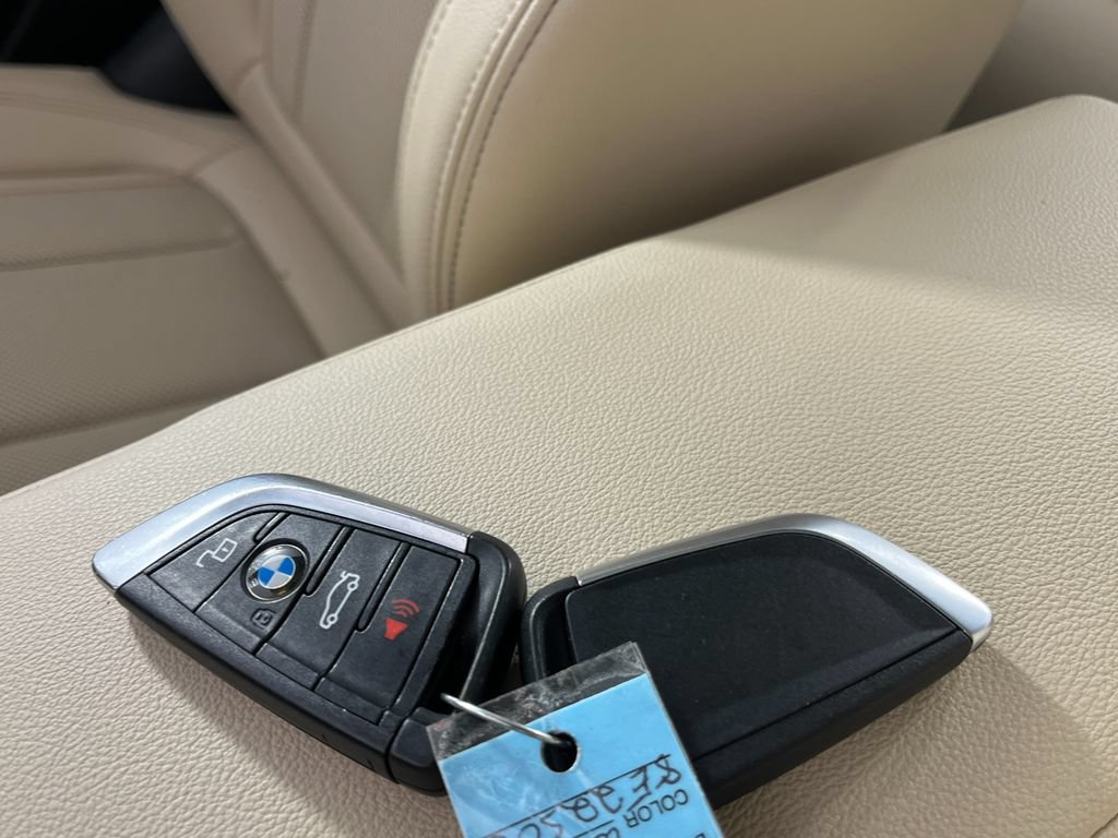 Certified 2024 BMW 330i xDrive Sedan w/ Convenience Package AWD/4WD image 26