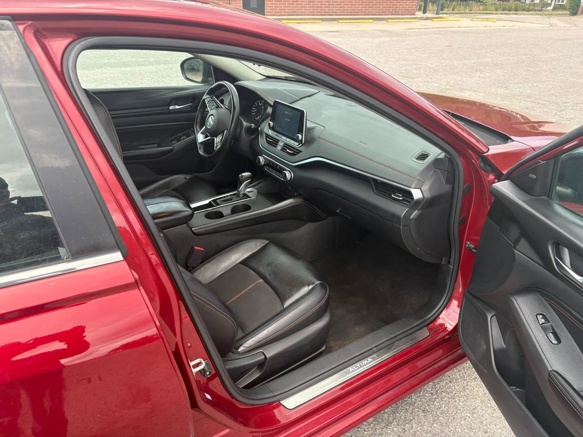 Used 2021 Nissan Altima 2.0 SR FWD image 9