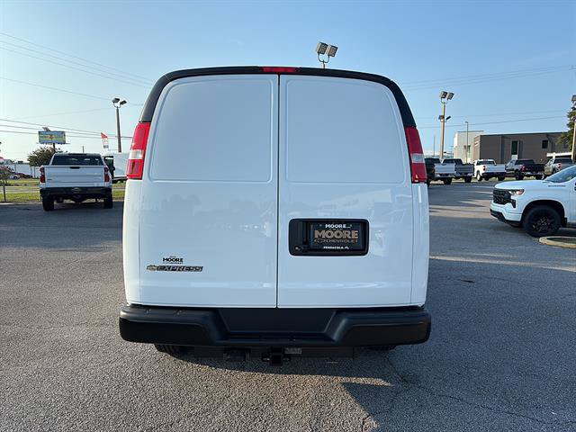 Used 2025 Chevrolet Express 2500 w/ Enhanced Convenience Package RWD image 6